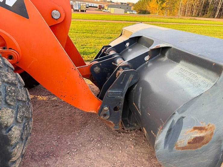2017-doosan-dl250-5-image-22