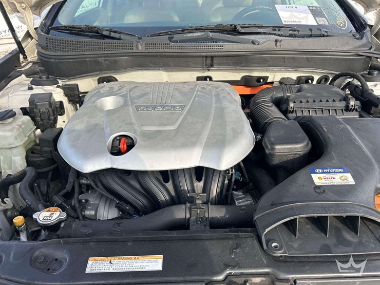 2013-hyundai-sonata-hybrid-sedan-image-9