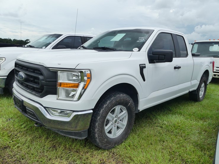 2021-ford-f150-xl-image-1