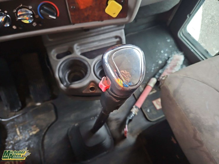 2008-kenworth-t300-image-16