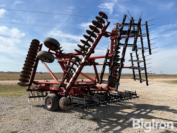 case-ih-3950-image-7