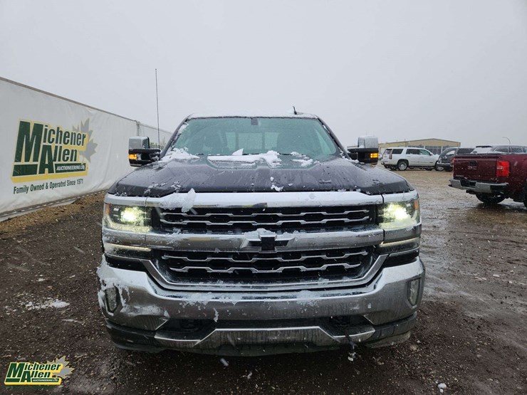 2018-chevrolet-silverado-1500-image-32