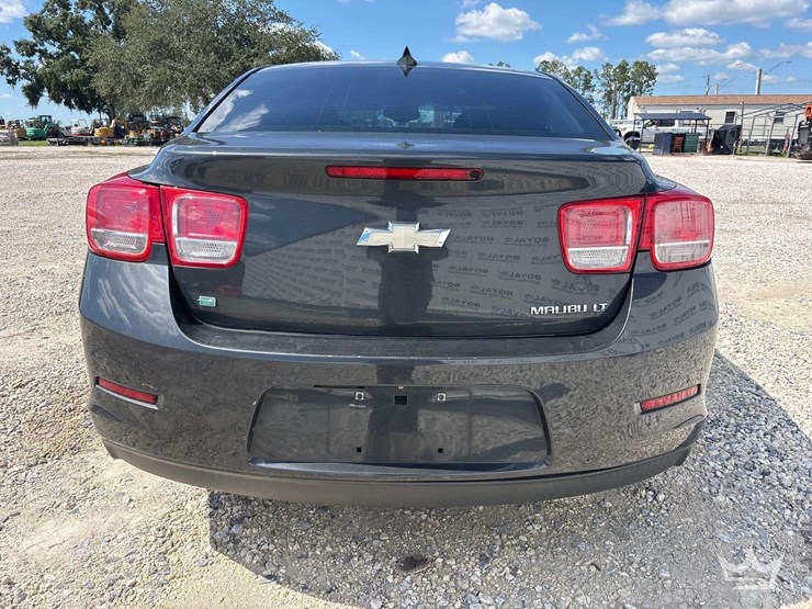 2015-chevrolet-malibu-sedan-image-23