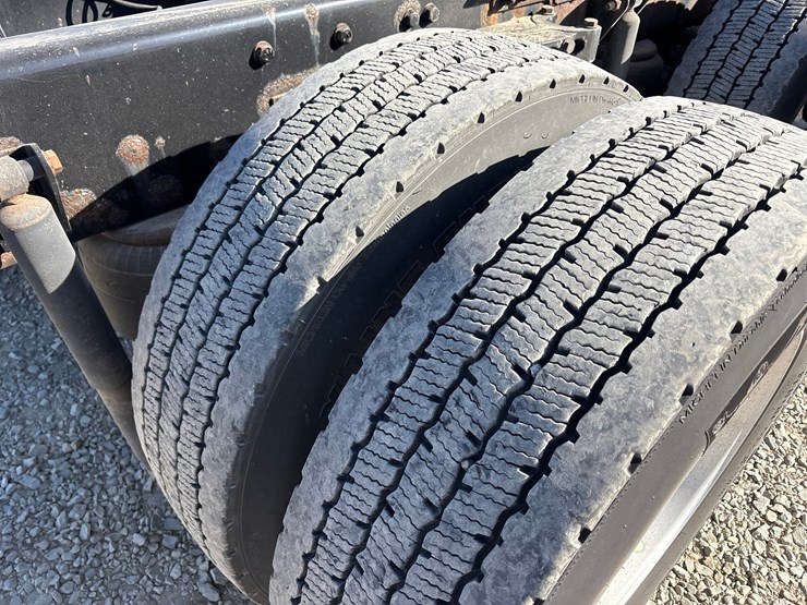 2018-kenworth-t680-image-95
