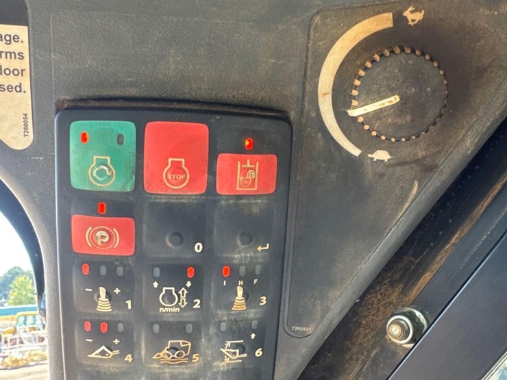 2020-deere-331g-image-19