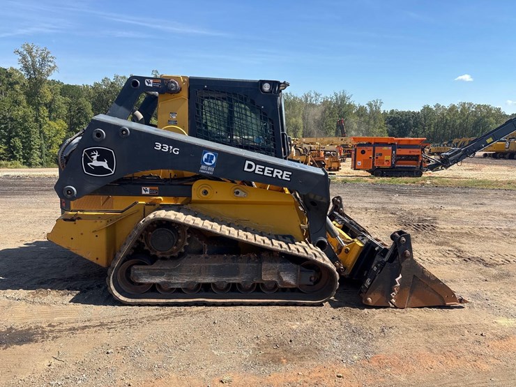 2020-deere-331g-image-8