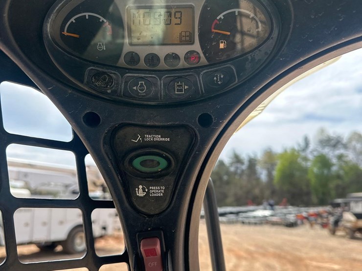 2016-bobcat-s650-image-20