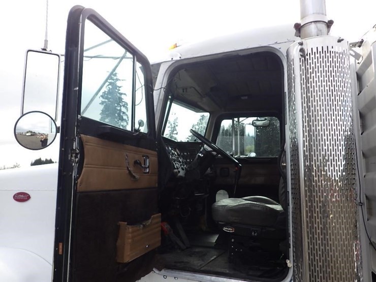 1990-peterbilt-379-image-30