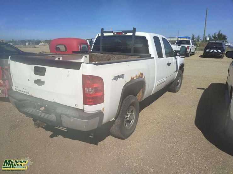 2009-chevrolet-silverado-2500hd-image-3