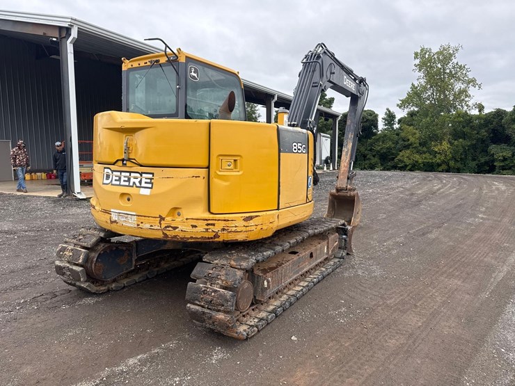 2019-deere-85g-image-6