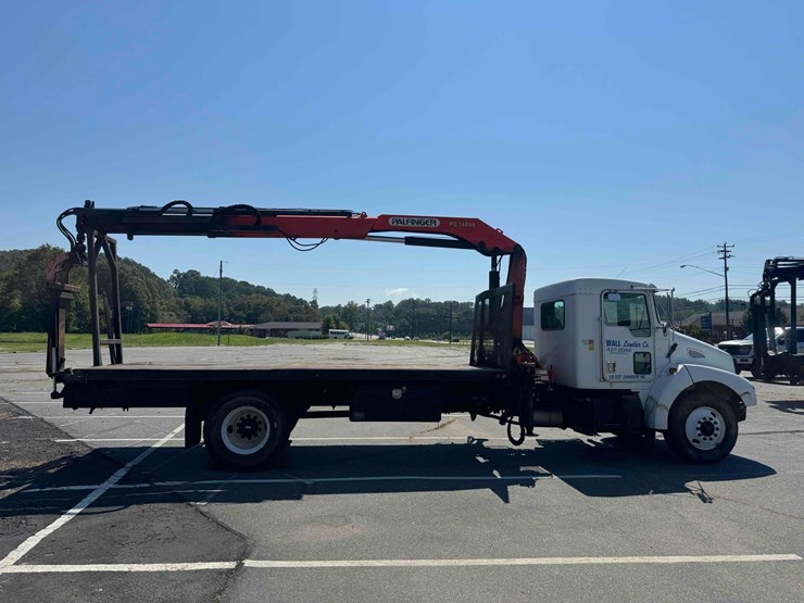 2001-kenworth-t300-image-7