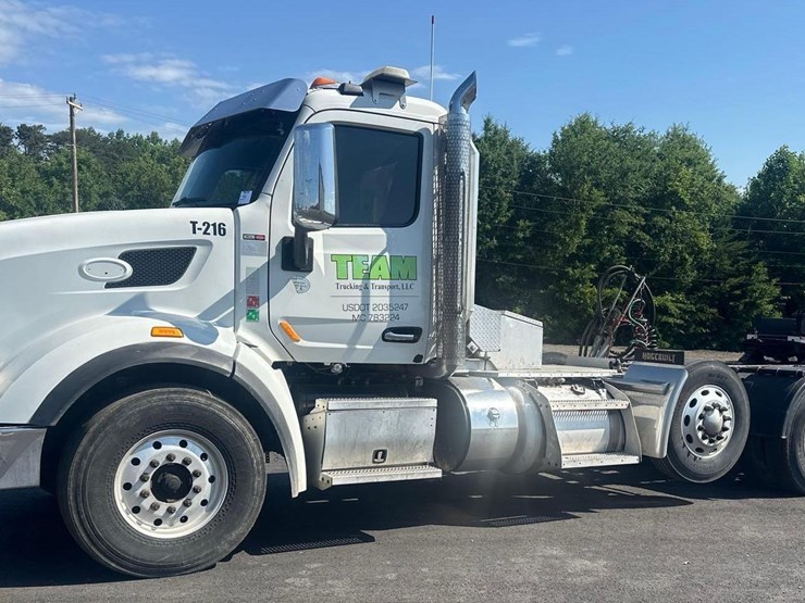 2016-peterbilt-567-image-1