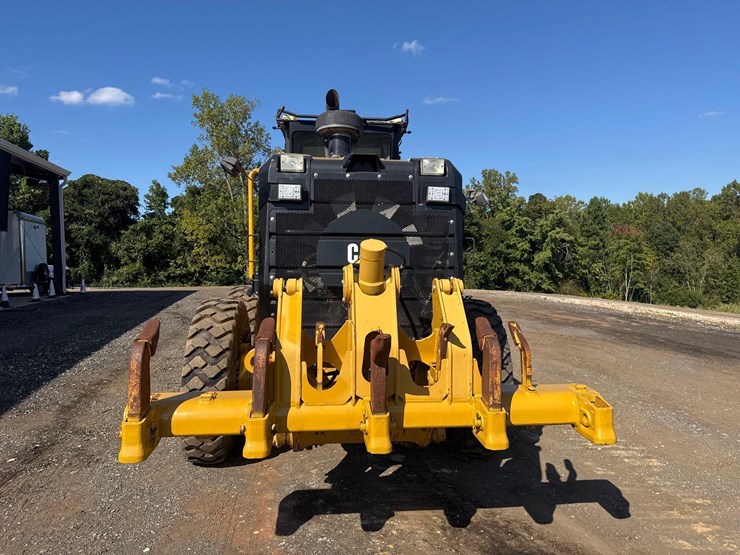 2011-caterpillar-140m2-vhp-plus-image-5