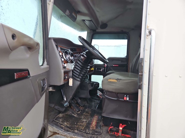 2008-kenworth-t300-image-13