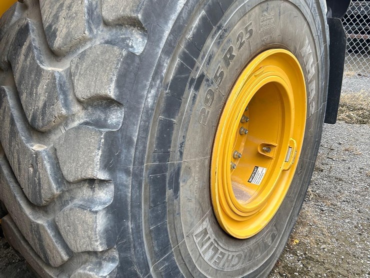 2024-deere-844-p-tier-image-18