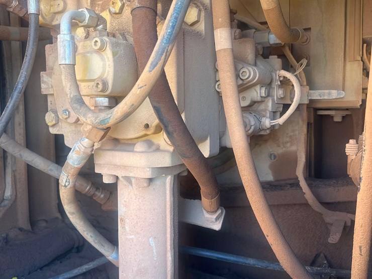 2017-caterpillar-336fl-image-35