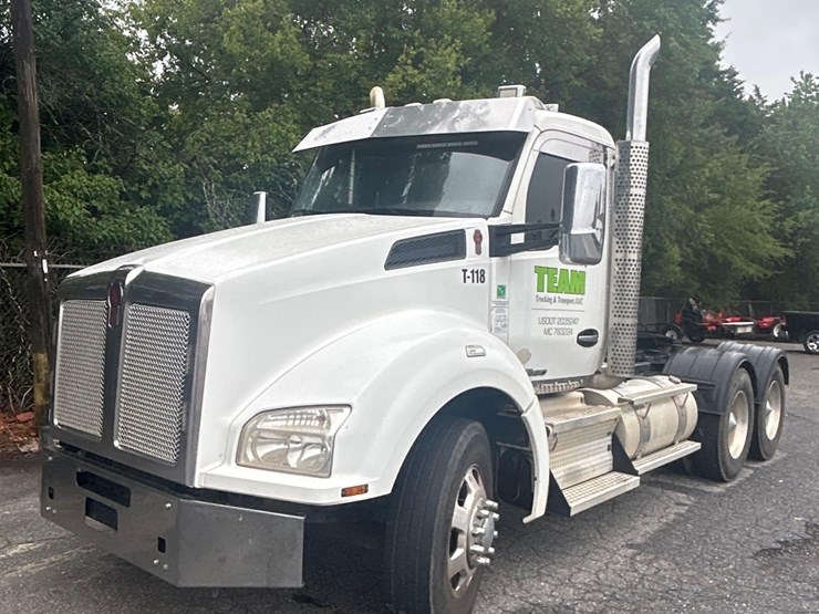 2018-kenworth-t880-image-1