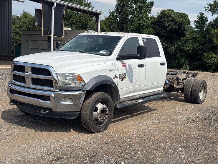2013-dodge-ram-5500-image-1