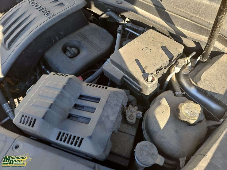 2015-chevrolet-equinox-lt-image-24
