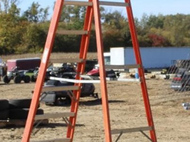 10'-step-ladder-image-3