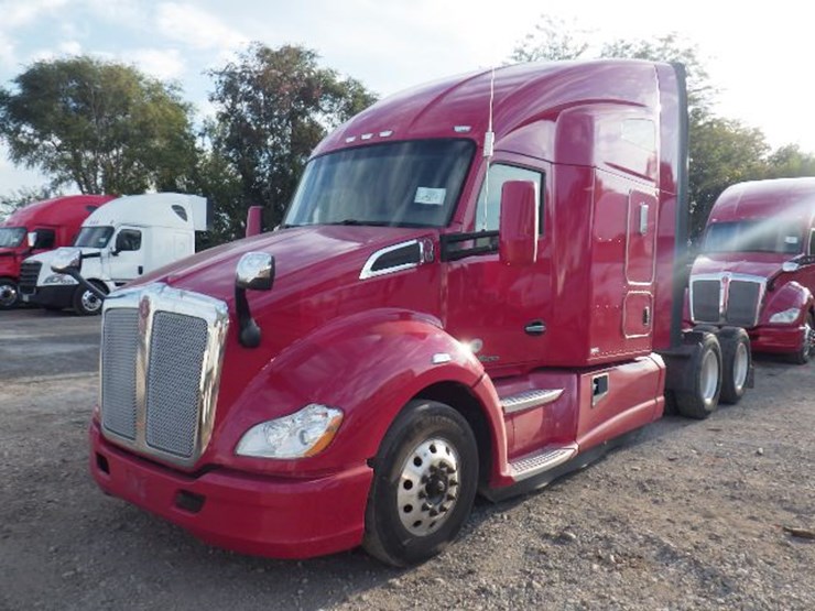 2017-kenworth-t680-image-1