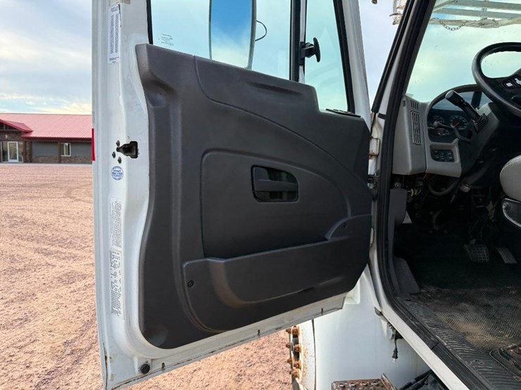 2008-international-durastar-4300-image-67