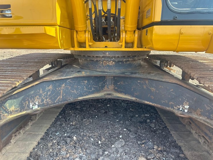 2021-komatsu-pc210-lc-11e0-image-17