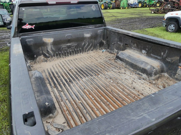 2020-chevrolet-2500-image-5
