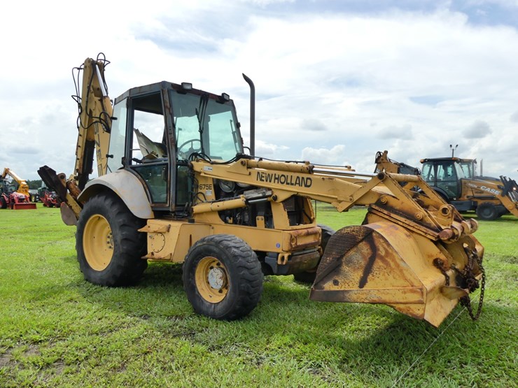 new-holland-675e-image-2