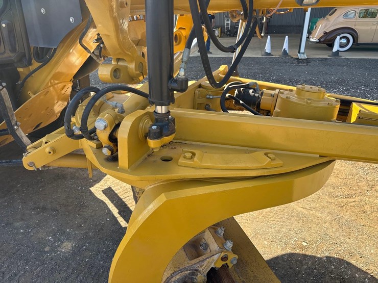 2011-caterpillar-140m2-vhp-plus-image-17
