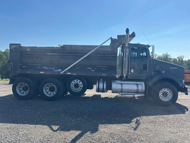 2016-kenworth-t800-image-9
