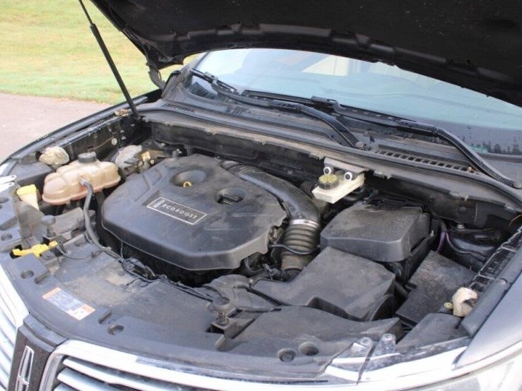 2010-lincoln-mkt-image-21