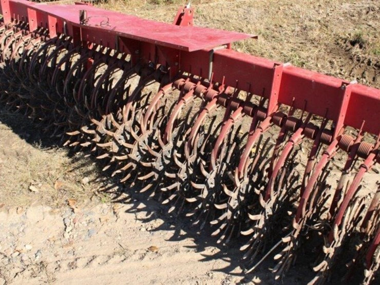 3-point-case-ih-15ft-6-row-rotary-hoe-image-5