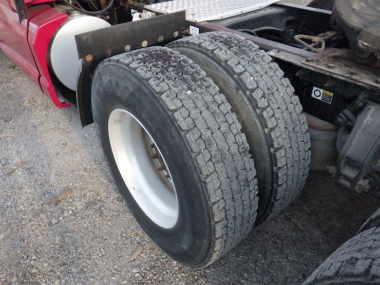 2017-kenworth-t680-image-19