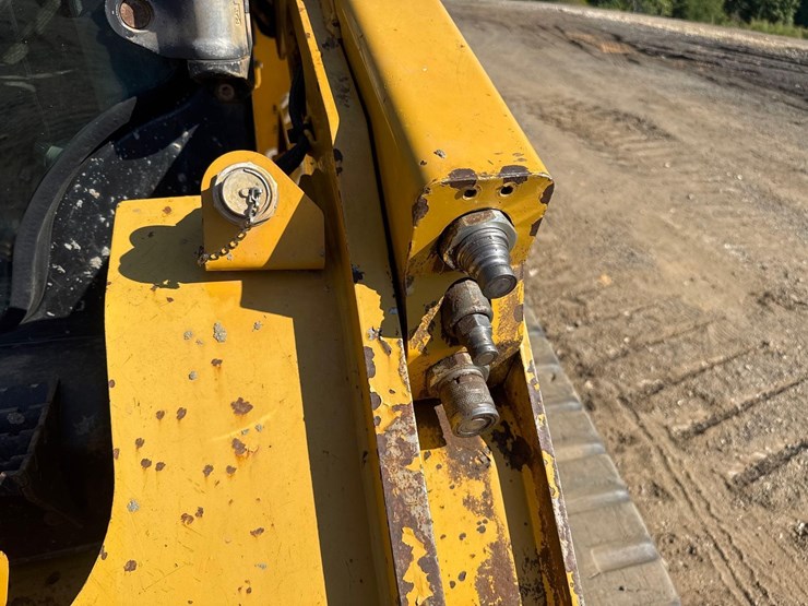 2014-caterpillar-279d-image-13