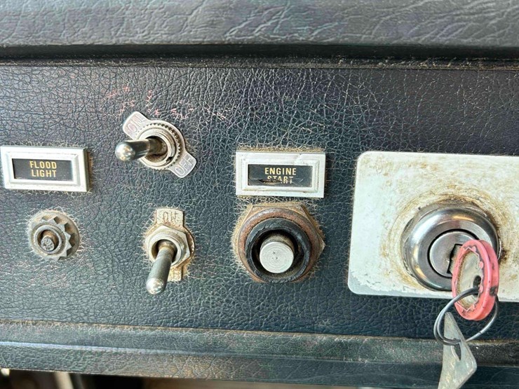 1989-cummins-855-image-39