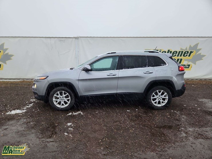 2015-jeep-cherokee-image-19
