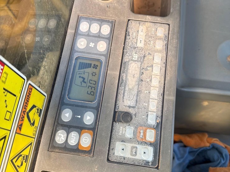2013-caterpillar-320el-image-32