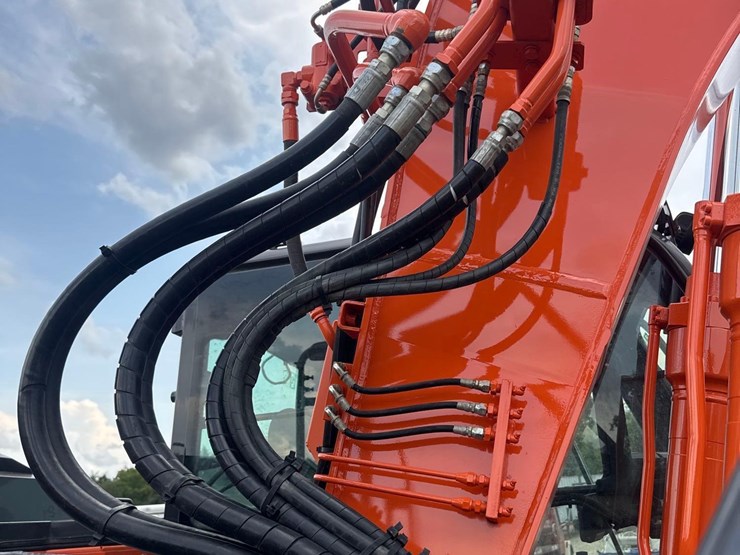 2021-hitachi-zx135us-6-image-27