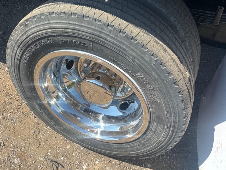 2016-ford-f550-image-19