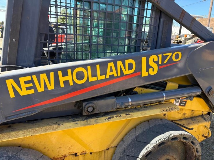 new-holland-ls170-image-6