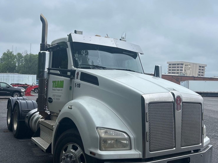 2018-kenworth-t880-image-3