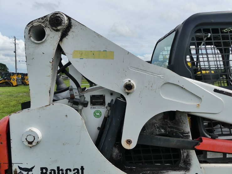 2016-bobcat-t750-image-7