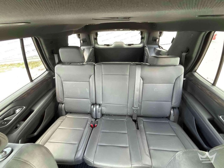 2022-chevrolet-tahoe-image-21
