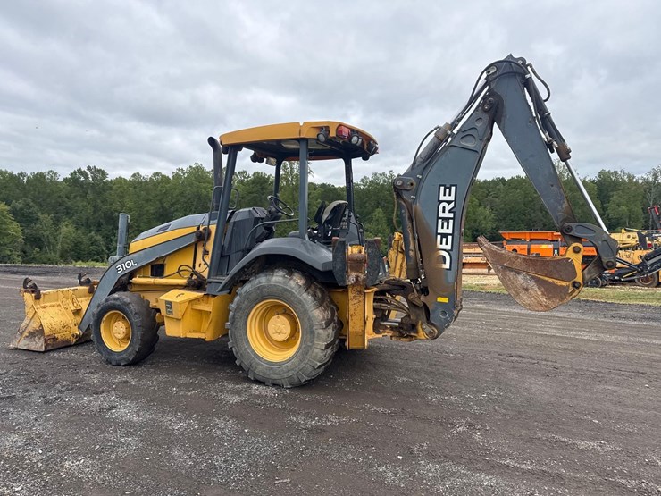 2016-deere-310l-image-3
