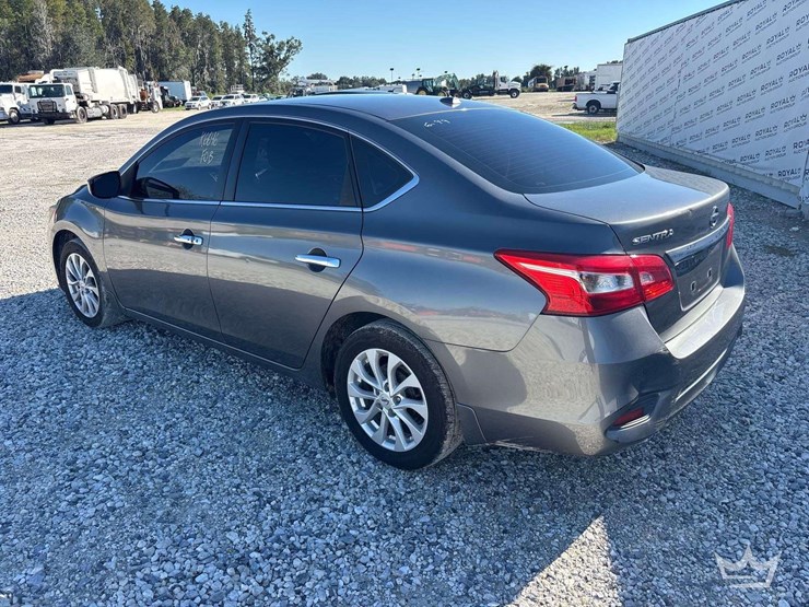 2019-nissan-sentra-sedan-image-4