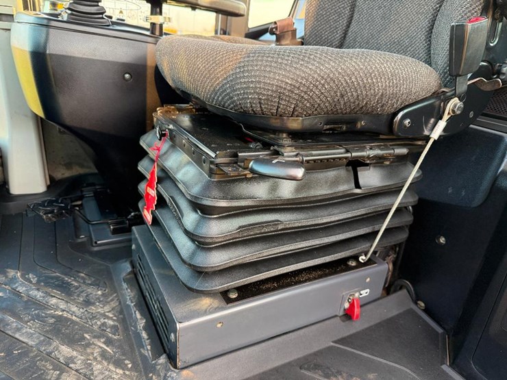 2017-doosan-dl250-5-image-42