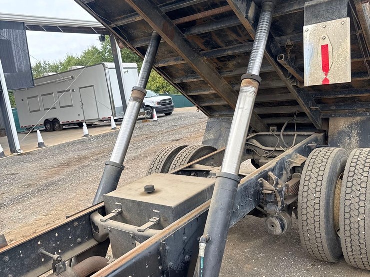 2006-international-durastar-4400-image-34