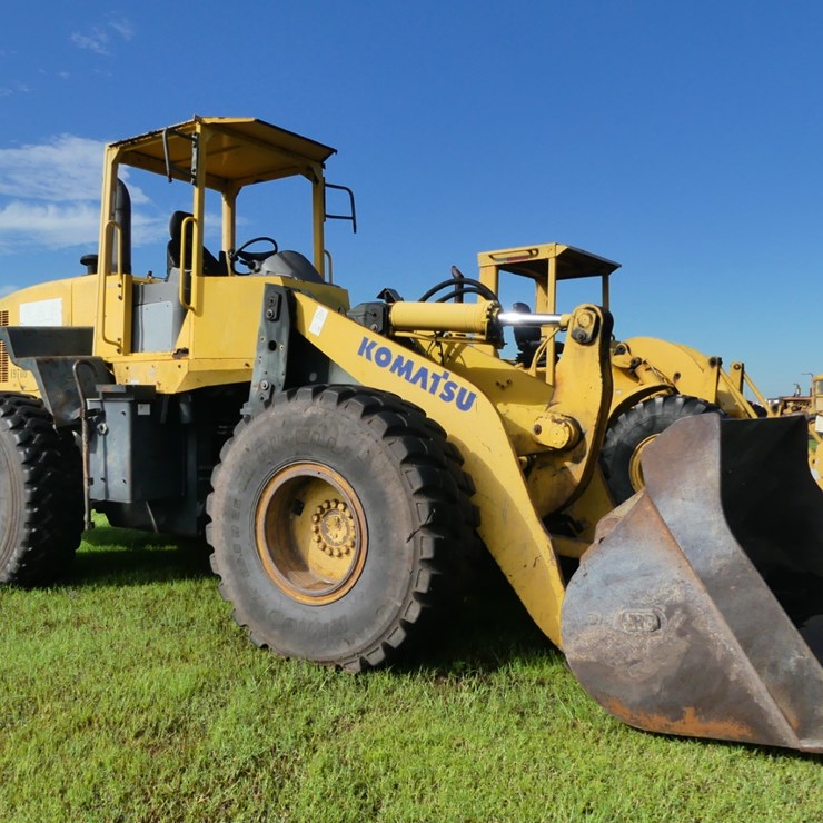 KOMATSU WA320