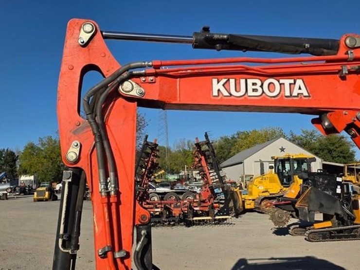 2017-kubota-kx040-4-image-10
